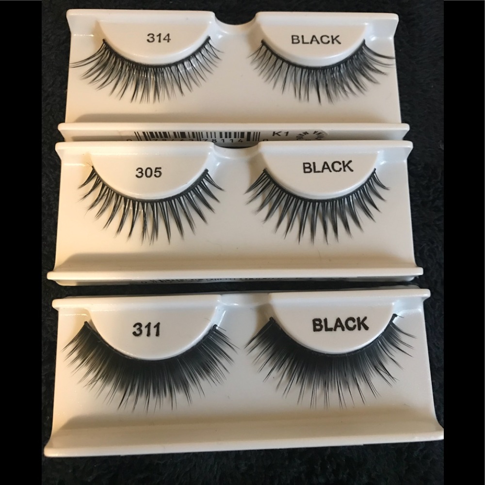 Eyelashes bundle !!  65 pairs !!!!note I only have bottom thickness of lashes..